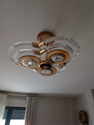 Lámpara de salón metal y vidrio dorada 
