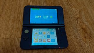 New Nintendo 3DS XL Azul + 4 Juegos + Funda