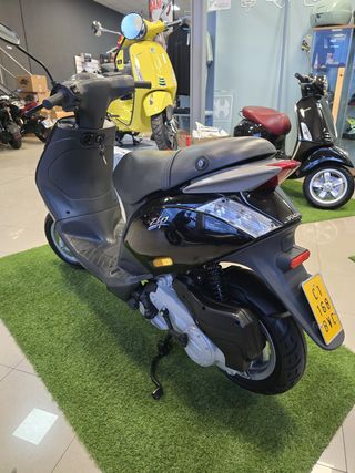 PIAGGIO ZIP 50 4T 2009 7.400KM MUY CUIDADA!