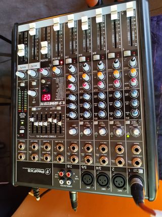 Mixer audio Mackie ProFX8