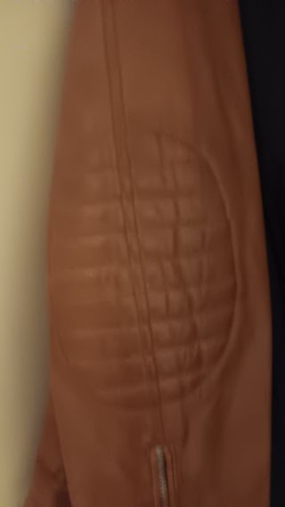 Cazadora de piel marrón