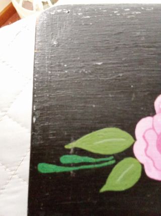 Caja de costura pintada a mano para restaurar