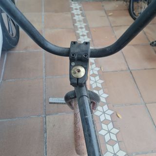 Bmx Negra con Llantas Rojas