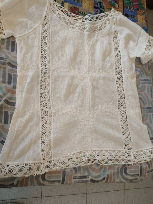 Camisa blanca antigua bordada para  hacer delantal