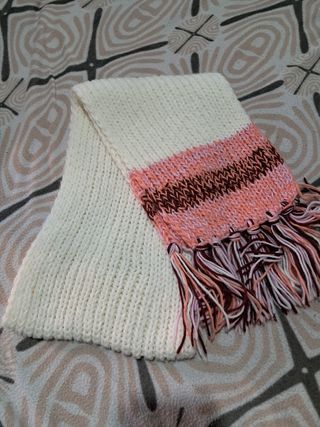 Bufanda de punto con flecos