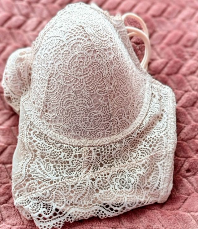 Sujetador encaje beige 105C