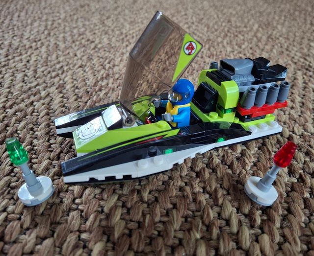 Lego City 60114 - Hidrodeslizador