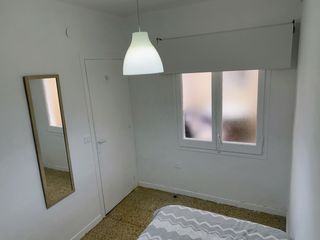 Se alquila Habitación con cama canape 105 x 200