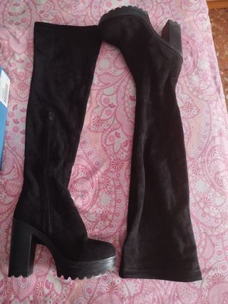 Botas altas negras