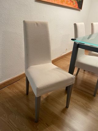 Mesa de hierro y cristal.