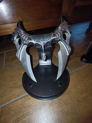 Coltello Fantasy con supporto