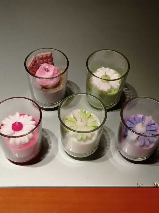 Velas artesanales decorativas y aromáticas 