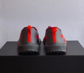 T43 - Salomon Sense Ride 5 - Gris/Rojo