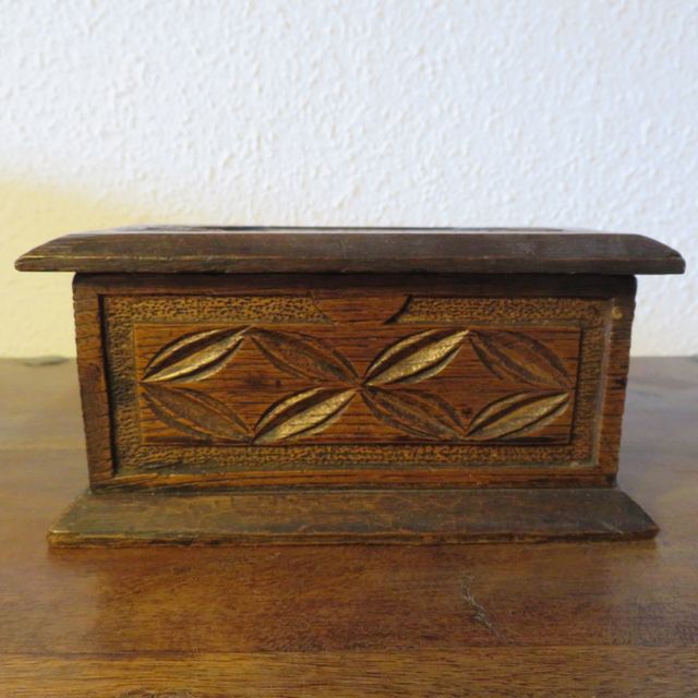 Caja pequeña de madera vintage 17 x 10 x 9cm