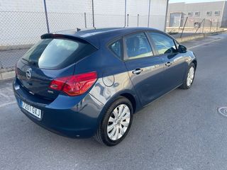 Opel Astra 2009
