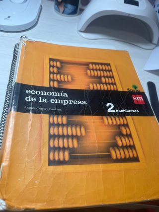 Economía. 2 Bachillerato. Savia (Spanish Edition)
