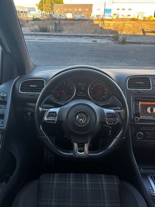Volkswagen Golf GTI 260