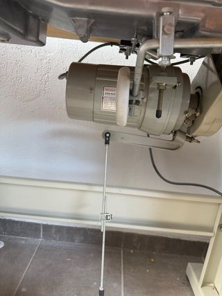 Máquina de coser industrial