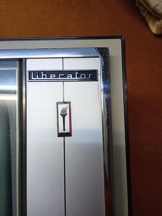 Televisor antiguo UHF liberator