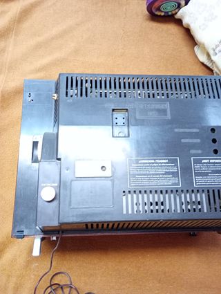 Televisor antiguo UHF liberator