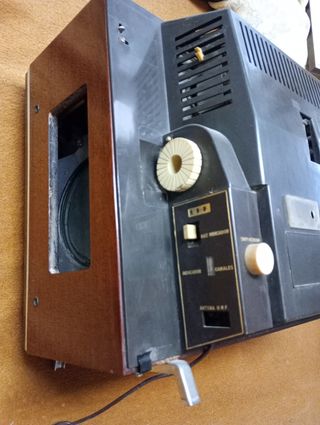 Televisor antiguo UHF liberator