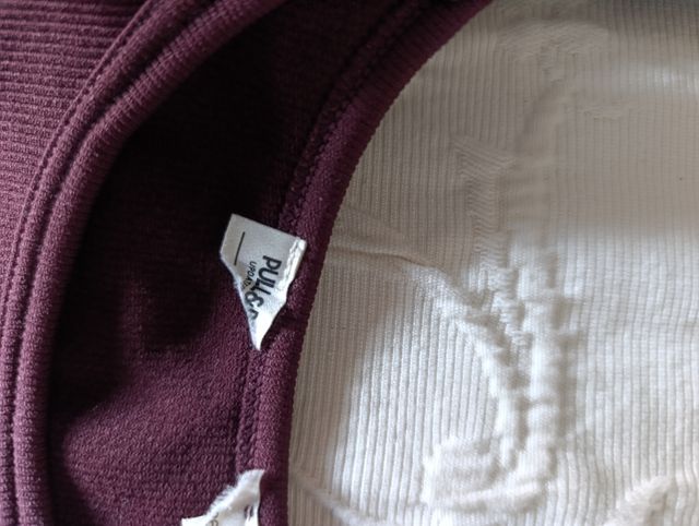 Conjunto Pantalón Cargo Gris y Camiseta Granate