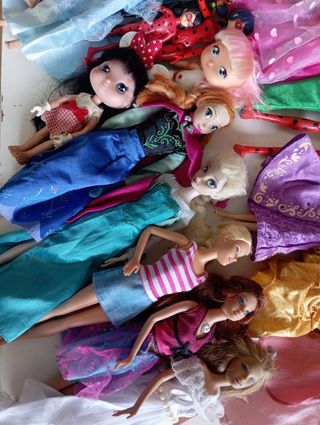 Muñecas Barbie y Princesas Disney + Accesorios
