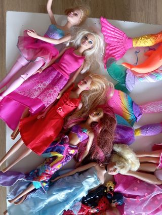 Muñecas Barbie y Princesas Disney + Accesorios