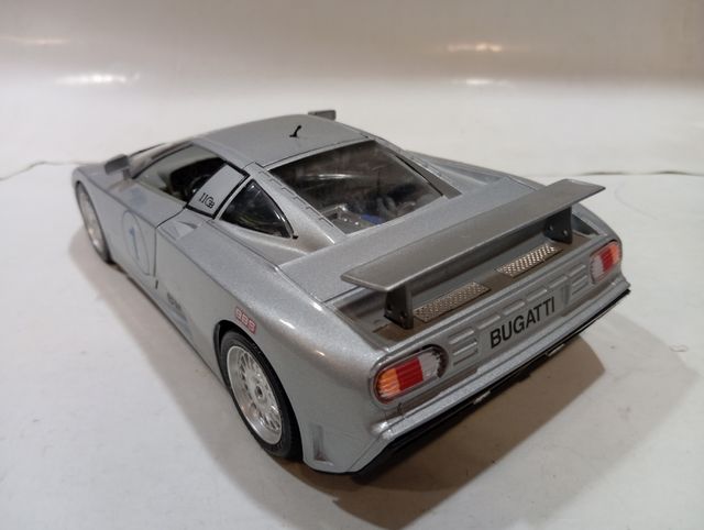 Bugatti EB 110 Bburago 1/18