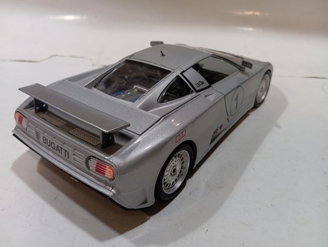 Bugatti EB 110 Bburago 1/18