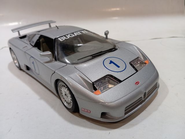 Bugatti EB 110 Bburago 1/18