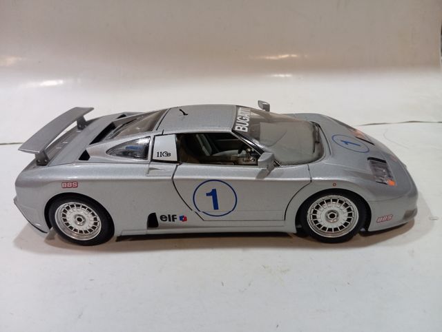 Bugatti EB 110 Bburago 1/18