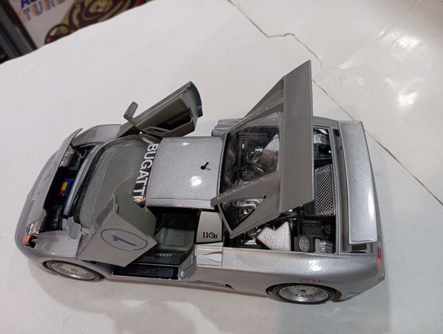Bugatti EB 110 Bburago 1/18
