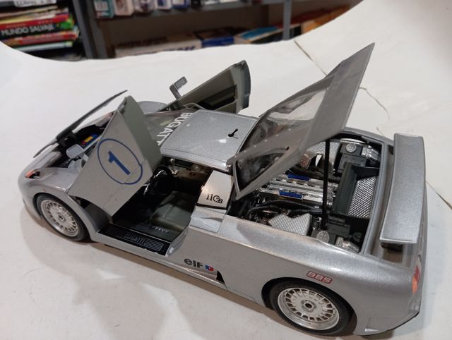 Bugatti EB 110 Bburago 1/18