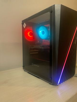 PC Sobremesa Negro con Luces LED