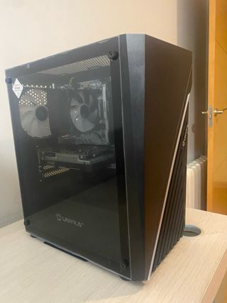 PC Sobremesa Negro con Luces LED