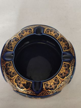 Cenicero de porcelana con oro
