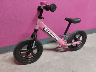 Bicicleta de equilibrio STRIDER Rosa