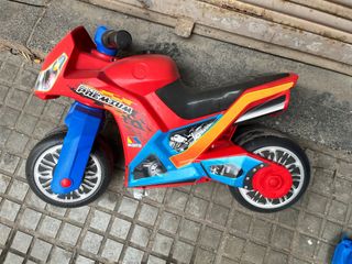 Moto correpasillos Molto Premium roja