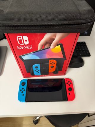 Nintendo Switch OLED Azul y Rojo