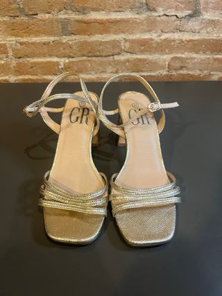 Sandalias de tacón GR fiesta doradas talla 37