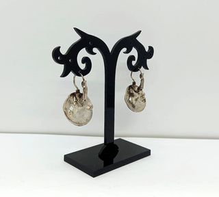 Pendientes plateados con espiral