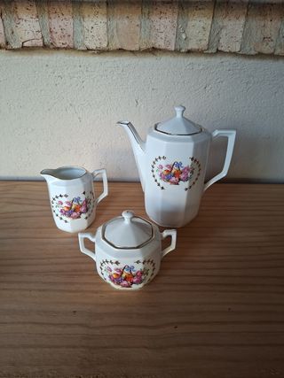 Juego de Tetera de porcelana,lechera y azucarero
