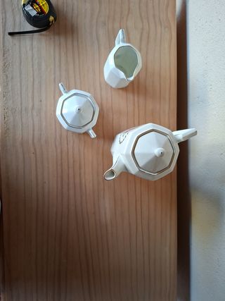 Juego de Tetera de porcelana,lechera y azucarero