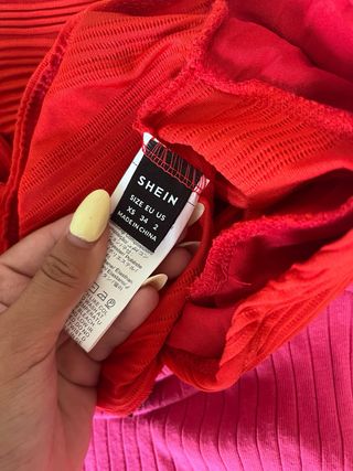 Conjunto 2 Tops Shein Rojo y Rosa