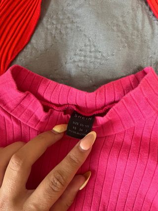 Conjunto 2 Tops Shein Rojo y Rosa