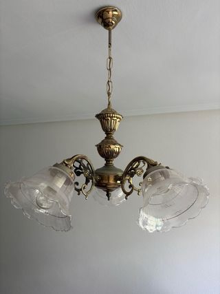 Lámpara de techo con tulipas de cristal