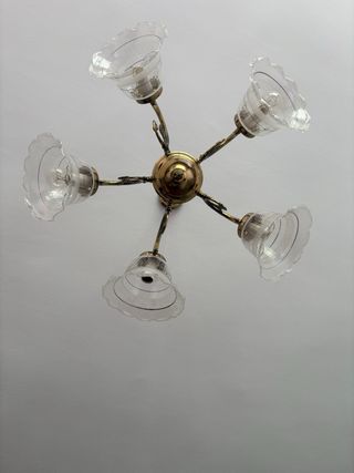 Lámpara de techo con tulipas de cristal