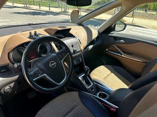 Opel Zafira Tourer 2013