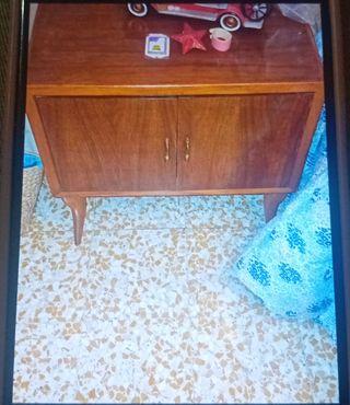 Comodino in legno